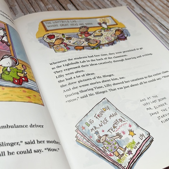 Lilly’s Purple Plastic Purse - Picture 5 of 12